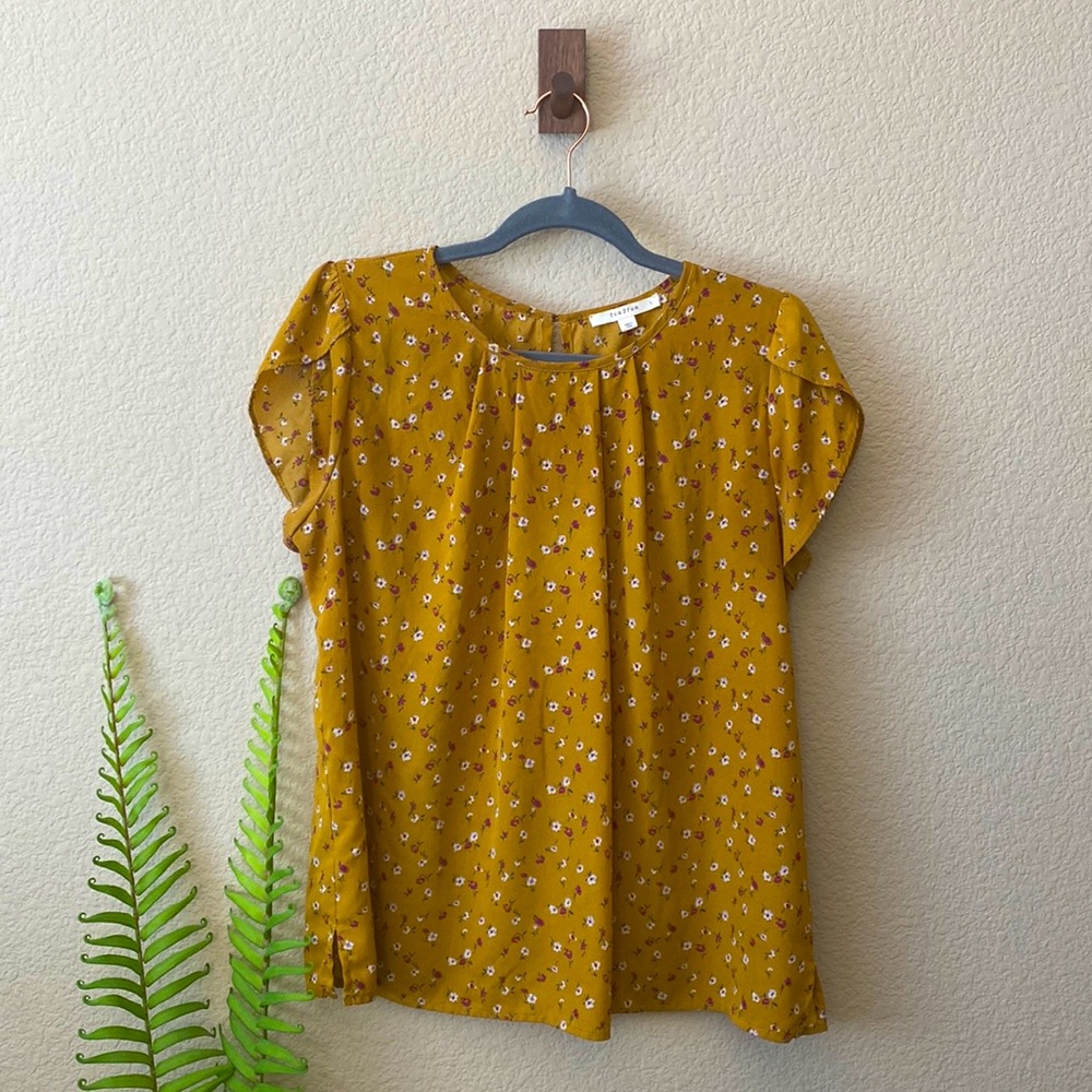 Fun 2 Fun Mustard Yellow Flower Top